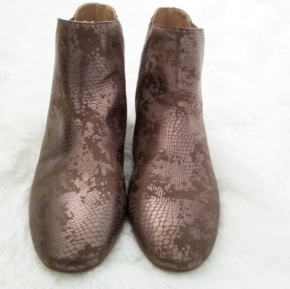 Adam Tucker Me Too Ilisa Snake Embossed Pull On Bootie - Picture 5 of 9